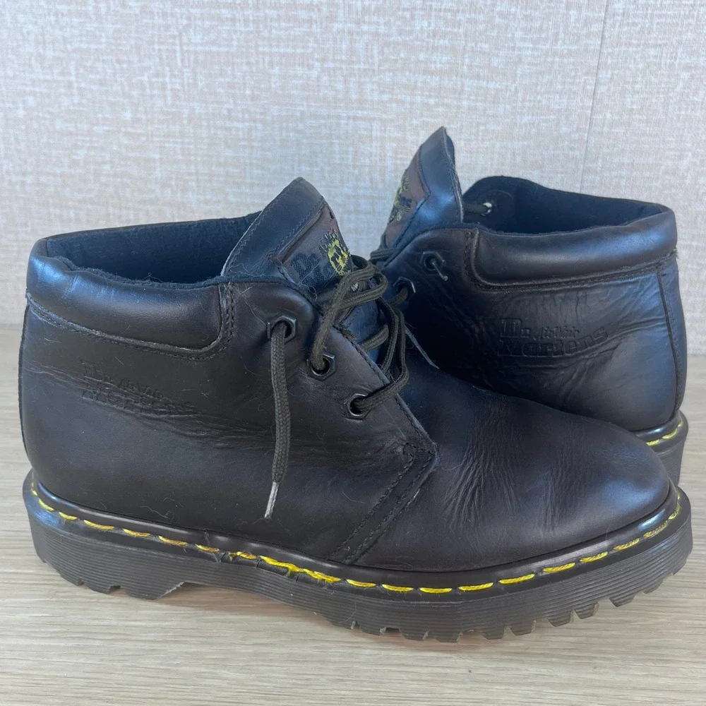 Dr. Martens photos silhouette collar